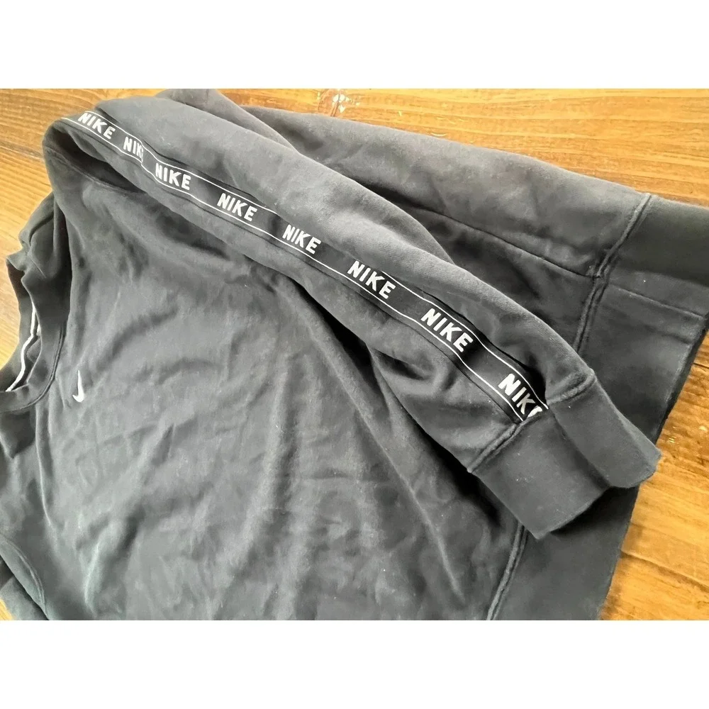 Nike Mens Crewneck Sweatshirt Black Logo Taping Sleeve Swoosh XL Pullover - Picture 3 of 5